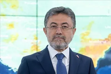 Rüzgar değil yalan uçuşuyor