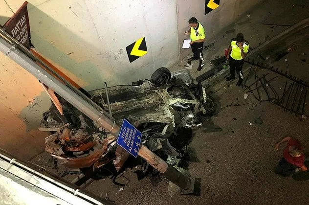 Son dakika: Bursa'da feci kaza: Babasından kaçırdığı otomobille köprüden uçtu
