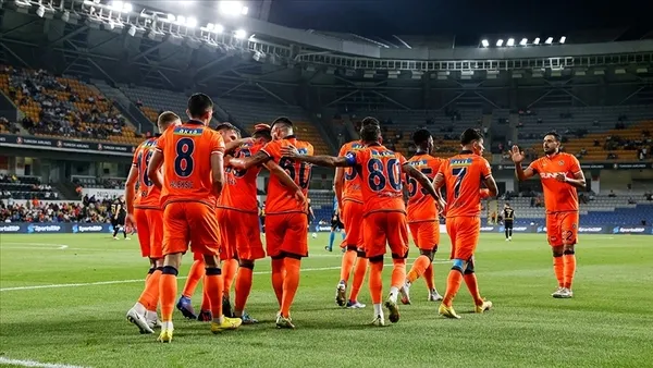 avrupada-esi-benzeri-yok-medipol-basaksehir-ve-konyaspordan-buyuk-basari-1663062299648.jpg Avrupa’da eşi benzeri yok: Medipol Başakşehir ve Konyaspor'dan büyük başarı-3