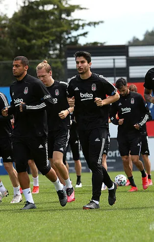 Beşiktaş'a Galatasaray derbisi öncesi Aboubakar ve N'koudou'dan kötü haber