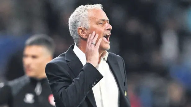 Mourinho koptu gidiyor!
