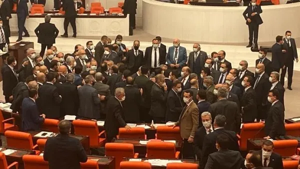 SON DAKİKA: Meclis'te CHP'den iğrenç saldırı! Sezgin Tanrıkulu 2021 bütçesi konuşmalarında ortamı bir anda gerdi-1