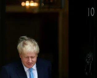 İngilterede başbakanlık personelinin izinlerine Brexit iptali