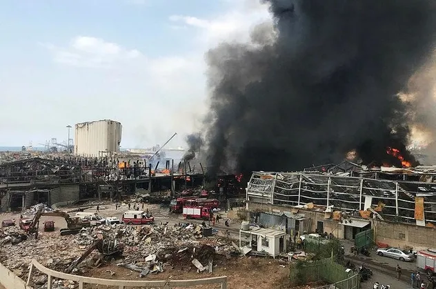 Son dakika: Beyrut Limanı'nda korkutan yangın
