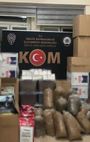Son dakika: Bursa'da kaçak tütün operasyonu: 200 kilo kaçak tütün ve 70 bin 400 adet makaron ele geçirildi