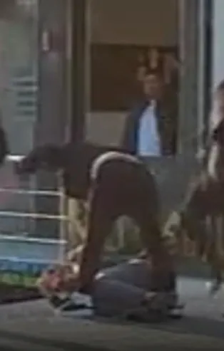 Avcılar'da eşini döven adama meydan dayağı: Aile meselesi karışmayın