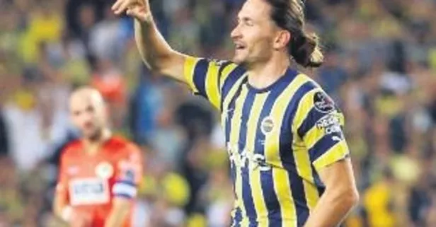 Fenerbahçe’de yabancı çıkmazı! Orta sahaya bir takviye yapılırsa yabancı futbolcu sayısı 16 olacak
