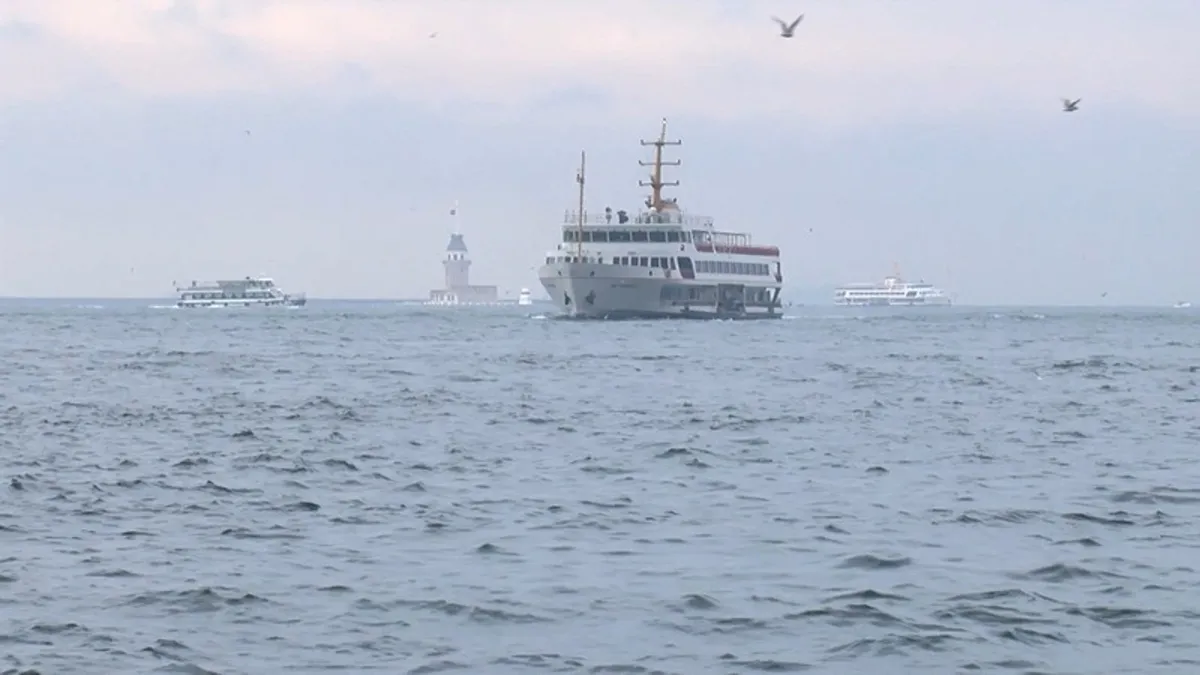 İstanbul'da kar ve sağanak nedeniyle bazı vapur seferleri iptal edildi