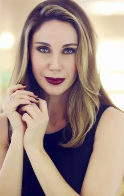 Demet Şener'in gelinlikli paylaşımı şaşırttı!