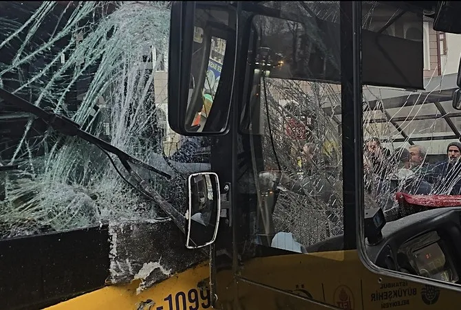 İETT güne 2 kazayla başladı