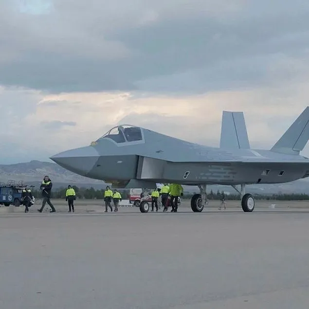 Milli Muharip Uçak piste çıktı