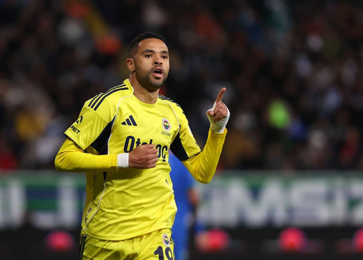 Fenerbahçe eski yıldızına yeniden forma giydirecek! - 7