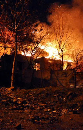 Ankara'da korkutan yangın! Gecekondu kül oldu