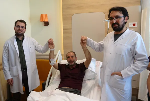 halsizlik-ve-bas-donmesi-sikayetiyle-gitti-karnindan-20-santimlik-kitle-cikarildi-1649935744526.jpg Halsizlik ve baş dönmesi şikayetiyle gitti karnından 20 santimlik kitle çıkarıldı-8