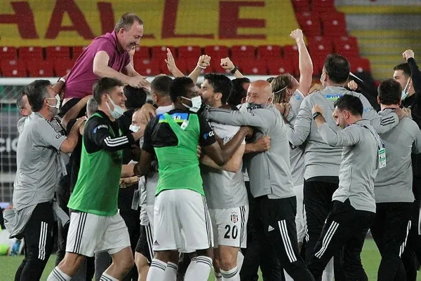 Beşiktaş'ta yine Sergen Yalçın’la şampiyonluk geldi! Efsane bir kez daha iş başında-2