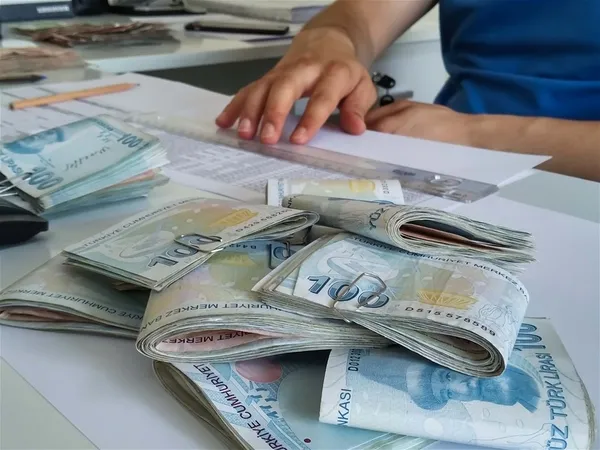 son-dakika-kamu-iscilerine-zam-teklifi-belli-oldu-kamu-iscilerine-seyyanen-zam-ne-kadar-olacak-1625747102820.jpg SON DAKİKA! Kamu işçilerine zam teklifi belli oldu! Kamu işçilerine zam ne kadar olacak?-2
