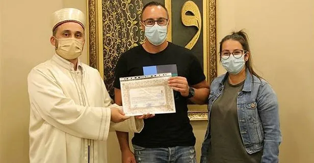 Türklerden etkilendi Müslüman oldu