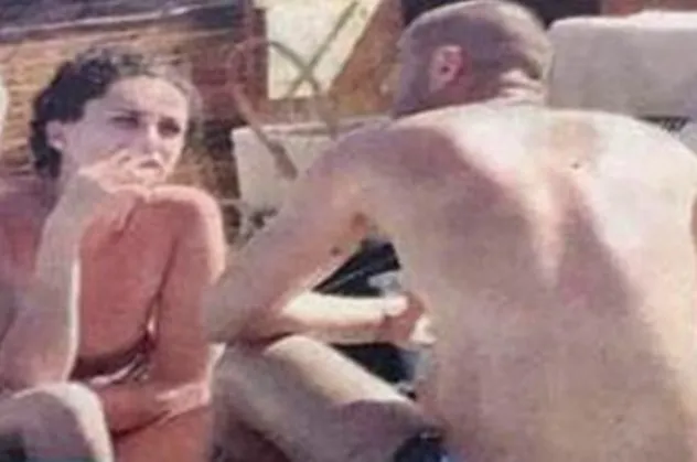 Burak Yılmaz ile Hande Doğandemir tatilde görüntülendi