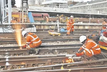 İşçiye yüzde 30 zam teklifi: 700 binden fazla işçiyi ilgilendiren Toplu İş Sözleşmeleri görüşmelerinde pazarlıklar sürüyor!