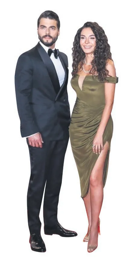 ayakli-gazete-tv-yildizlari-odul-toreni-unluler-gecidine-sahne-oldu-geceye-atv-damga-vurdu-1579037407138.jpg Ayaklı Gazete TV Yıldızları Ödül Töreni ünlüler geçidine sahne oldu! Geceye atv damga vurdu...-5