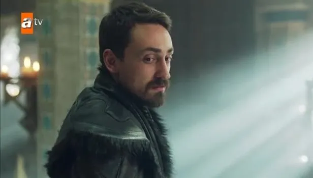Destan'da nefes kesen sahne! Anamın öldüğü gün sustum, babamın öldüğü gün konuşurum!