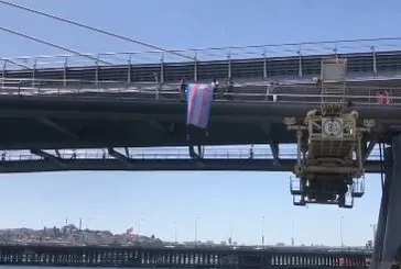 DEM’lilerden skandal: Trans bayrağı astılar