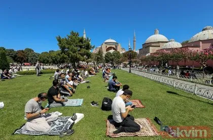 Son dakika: Ayasofya-i Kebir Cami-i Şerifi’ndeki cuma namazına yoğun katılım