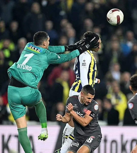 fenerbahce-karagumruk-yendi-liderligi-geri-aldi-1701021622744.jpeg Fenerbahçe Karagümrük' yendi liderliği geri aldı!-7