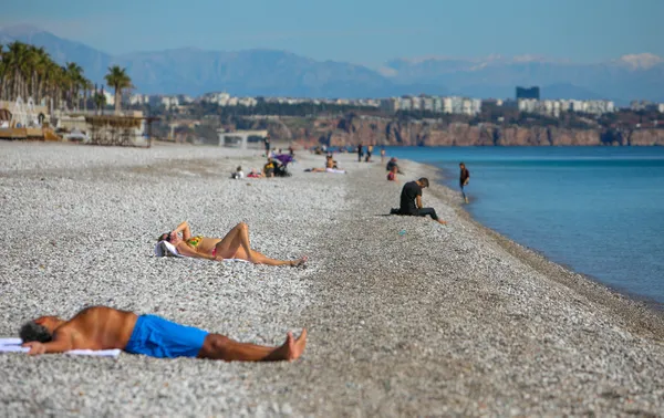 son-dakika-antalyadan-icinizi-isitacak-fotograflar-gunesin-keyfini-turistler-cikardi-1613215923663.jpg SON DAKİKA: Antalya'dan içinizi ısıtacak fotoğraflar! Güneşin keyfini turistler çıkardı-11