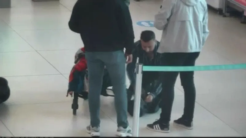 Son dakika: İstanbul Havalimanı'nda bebek arabasından külçe altın çıktı! İsrail uyruklu 2 kişi gözaltına alındı-4