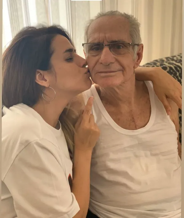busra-pekinin-en-aci-gunu-babasi-volkan-pekin-yasamini-yitirdi-kotu-haberi-boyle-duyurdu-1620840218038.jpg Büşra Pekin’in en acı günü! Babası Volkan Pekin yaşamını yitirdi kötü haberi böyle duyurdu…-3