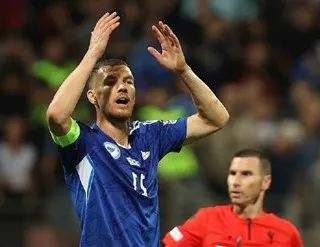 Kurtarıcı Edin Dzeko