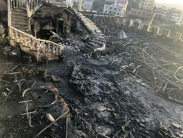 Son dakika: Ankara'da, Estergon Kalesi'nde restoran yangını: Geriye küller kaldı-2