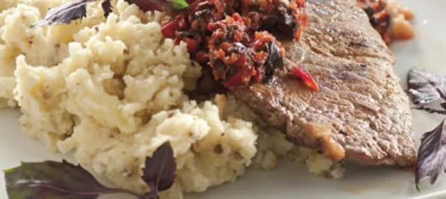 Kişnişli Patates Püresi Eşliğinde Biftek Tarifi