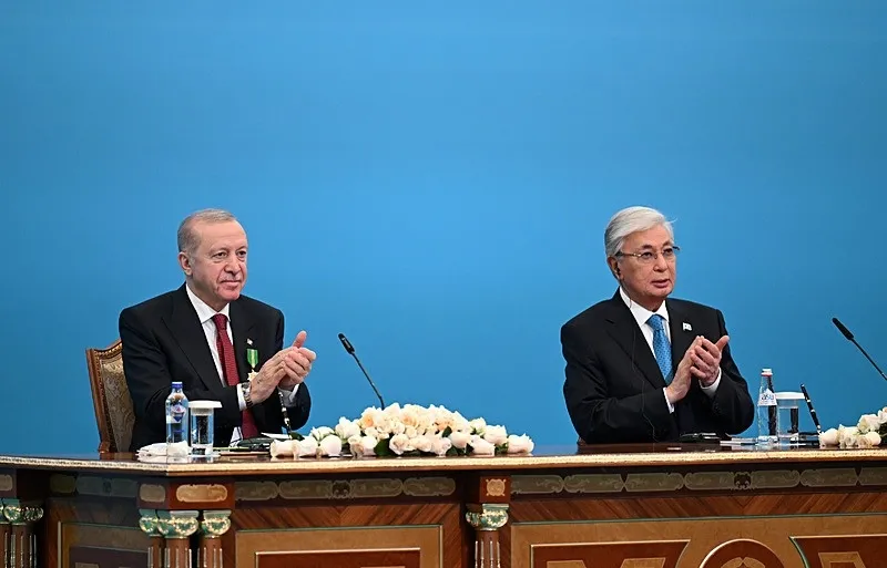 kazakistanda-konsey-toplantisi-baskan-erdogan-onumuzdeki-donemi-birlikte-turk-dunyasi-yuzyili-yapacagiz-1778752635396.jpeg Kazakistan'da Başkan Erdoğan'a Hoca Ahmet Yesevi Nişanı takdim edildi | "Önümüzdeki dönemi birlikte Türk Dünyası Yüzyılı yapacağız"-5