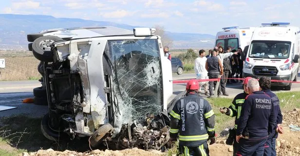 Denizli’de feci kaza: Tur midibüsü ile otomobil çarpıştı 2 ölü 23 yaralı