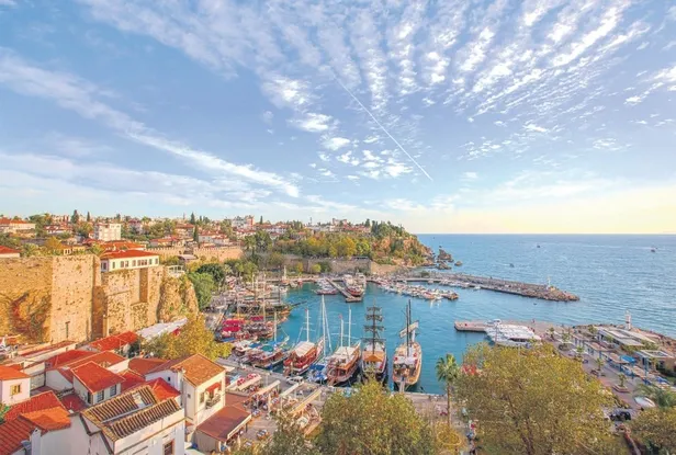 antalyaya-hayran-kalan-dunyaca-unlu-aktor-jason-statham-turkiyeden-kopamadi-1665348894754.jpeg Antalya'ya hayran kalan dünyaca ünlü aktör Jason Statham, Türkiye'den kopamadı!-4