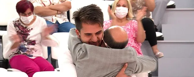 Müge Anlıda duygusal kavuşma! Vedat Alexander Şen 33 yıl sonra babasıyla buluştu!