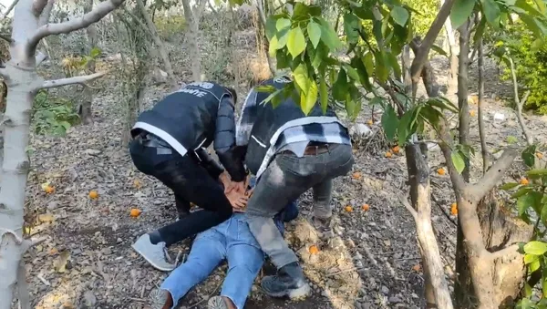 cezaevi-firarisine-nefes-kesen-operasyonla-yakalandi-1640929048618.jpg Cezaevi firarisi nefes kesen operasyonla yakalandı-4