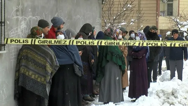 İstanbul'da korkunç olay! Annesinin başını kesen çocuk ardından sela okudu-8