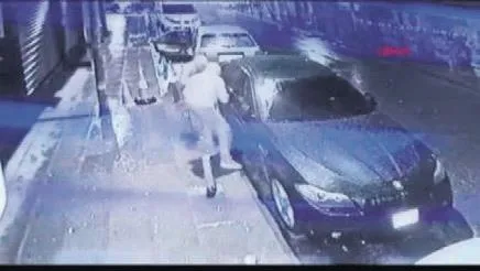 Hep aynı numara! Simitçi kılığındaki kişi bayılma numarası yaptı (Güncel haberler)-3