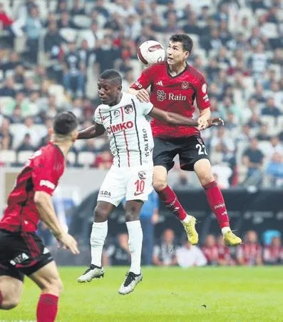 besiktas-asbaskani-kocadag-net-konustu-hepsinden-hesap-soracagiz-camiayi-ayaga-kaldirmaya-hazirim-1698708277249.jpeg Beşiktaş Asbaşkanı Kocadağ net konuştu: Hepsinden hesap soracağız | Camiayı ayağa kaldırmaya hazırım-3