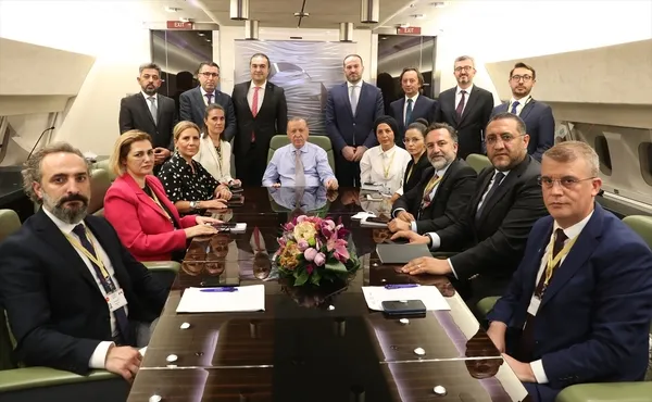 son-dakika-baskan-erdogandan-bosna-ve-karadag-donusu-onemli-aciklamalar-afganistan-secim-baraji-28-subat-pasalari-sosyal-medya-duzenlemesi-1630232212744.jpg SON DAKİKA: Başkan Erdoğan'dan Bosna ve Karadağ dönüşü önemli açıklamalar! Afganistan seçim barajı 28 Şubat paşaları sosyal medya düzenlemesi-2