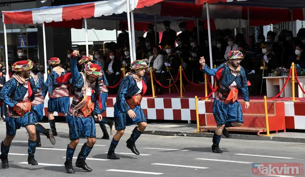 30 Ağustos Zafer Bayramı coşkusu tüm yurtta! Herkes meydanlara akın etti - 33