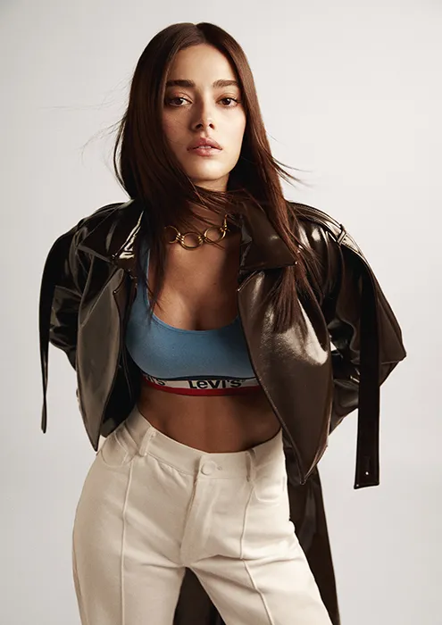 aziz-dizisi-efnan-kimdir-kim-oynuyor-aziz-dizisinin-efnani-simay-barlas-kac-yasinda-nereli-simay-barlas-hangi-dizilerde-oynadi-1636125866747.jpg Aziz dizisi Efnan kimdir, kim oynuyor? Aziz dizisinin Efnan'ı Simay Barlas kaç yaşında, nereli? Simay Barlas hangi dizilerde oynadı?-3