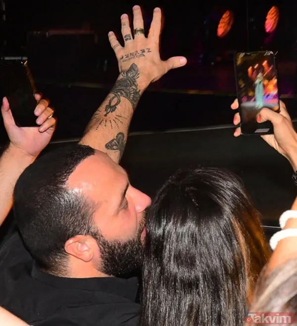 Şarkıcı Berkay maskesiz gezmeye devam ediyor! 'Bir akıllı sen misin!" - 2