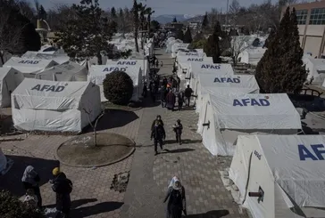 Devlet depremzedeler için seferber oldu dev şirketler başını kuma gömdü! Koç, Sabancı, Anadolu Grubu, Ciner, Alarko, Eczacıbaşı, Kıraça Holding ölü taklidi yaptı