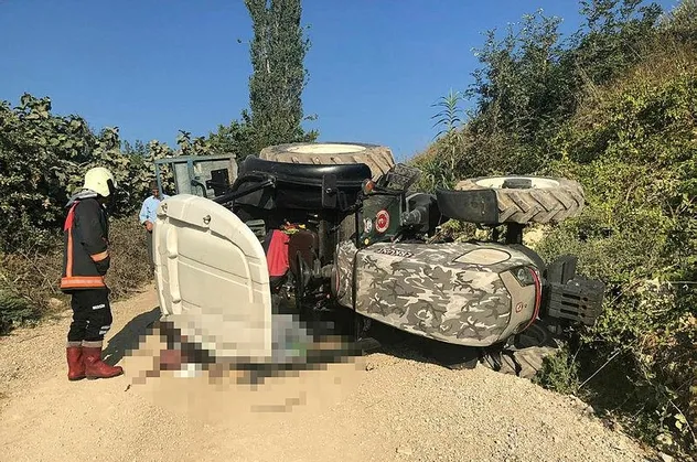 Son dakika: Mersin'de feci kaza: Devrilen traktörün altında kalan çift öldü