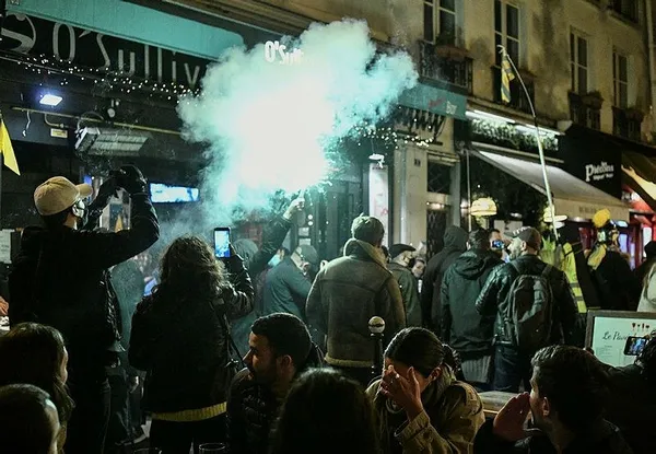 Fransa yangın yeri! Kovid-19 önlemleri karşıtı gösterilerde olaylar çıktı-2