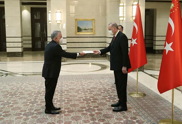 son-dakika-baskan-erdogan-guven-mektubu-sunan-buyukelcileri-kabul-ediyor-1615468308688.jpg SON DAKİKA: Başkan Erdoğan'dan Külliye'de peş peşe önemli kabuller-1